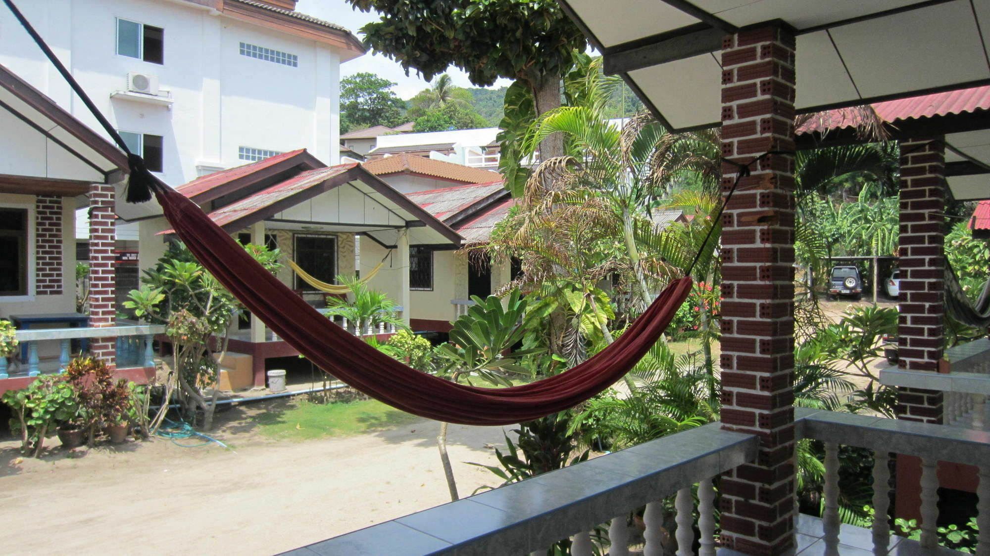 Hotel Charung Beach Haad Rin Exterior foto