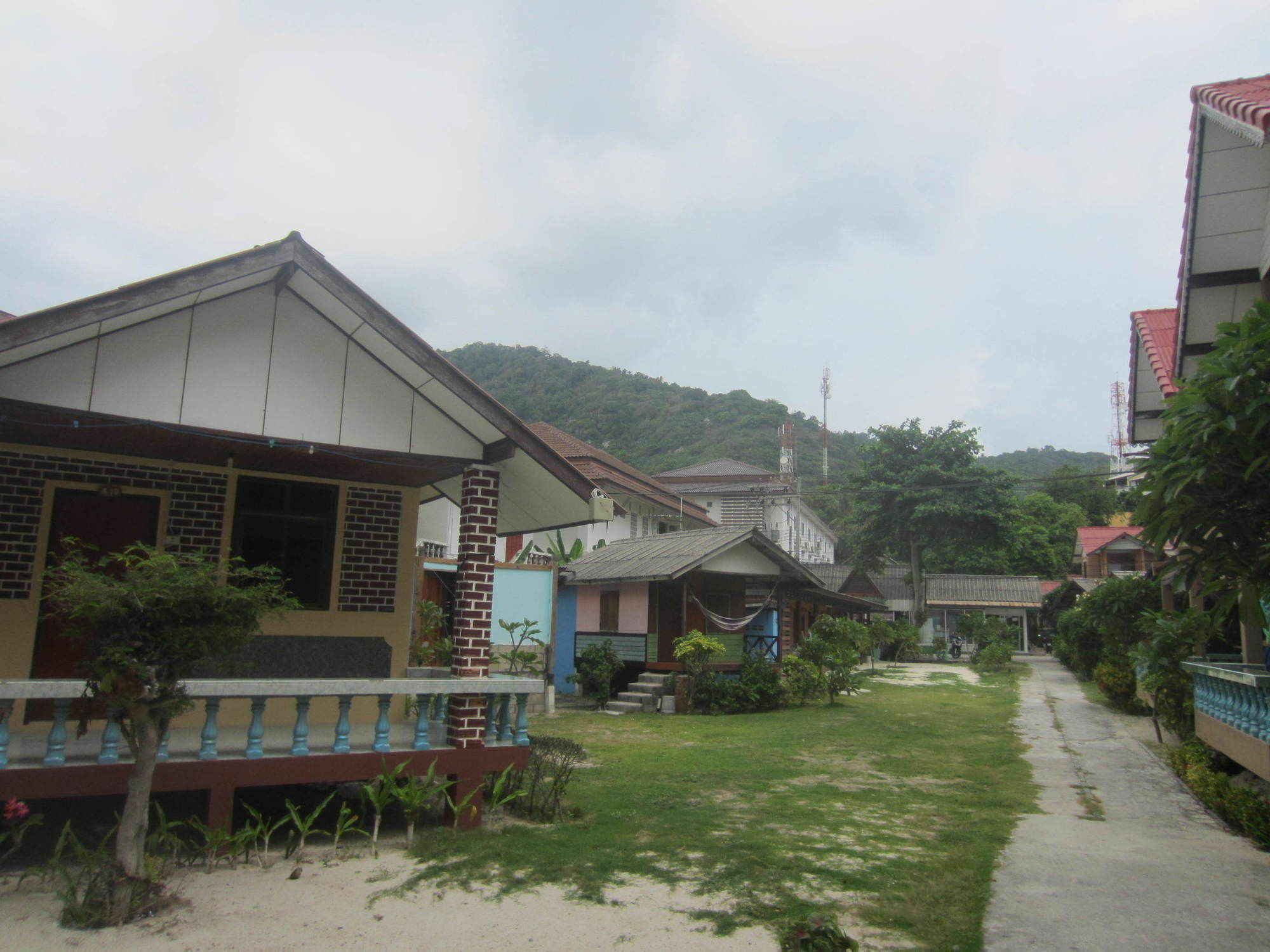 Hotel Charung Beach Haad Rin Exterior foto