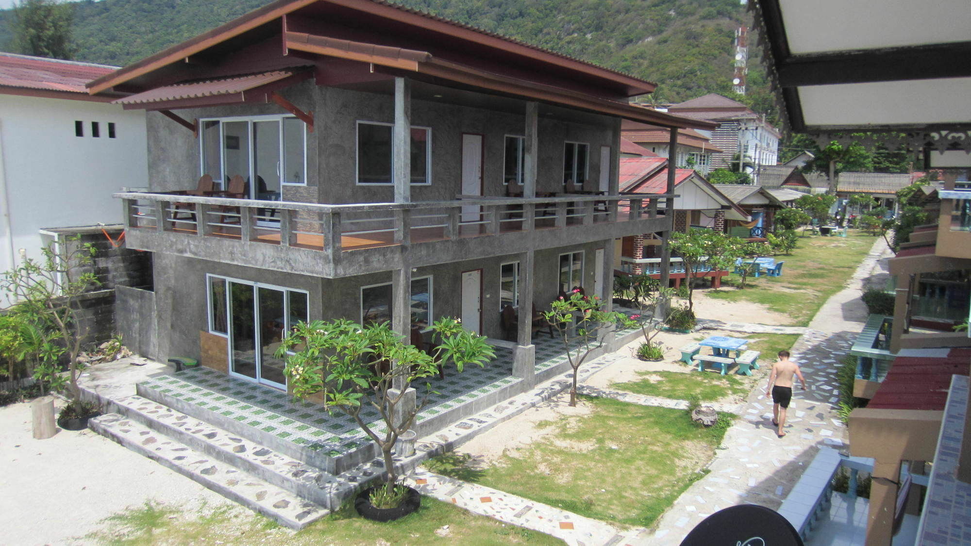 Hotel Charung Beach Haad Rin Exterior foto